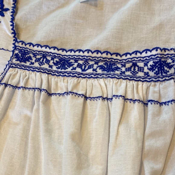 Forever 21 Embroidered Top - Picture 3 of 8